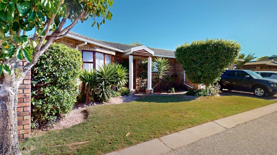 3 Bedroom Property for Sale in Summerstrand Eastern Cape